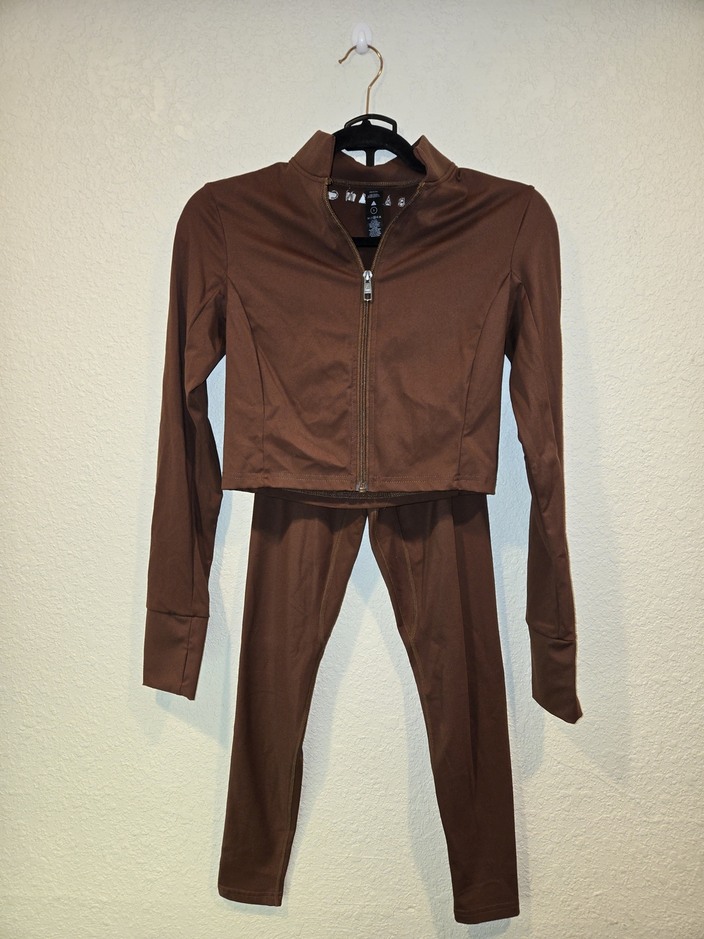 Balance Crop Zip Jacket & Legging Set - Brown Size SMALL